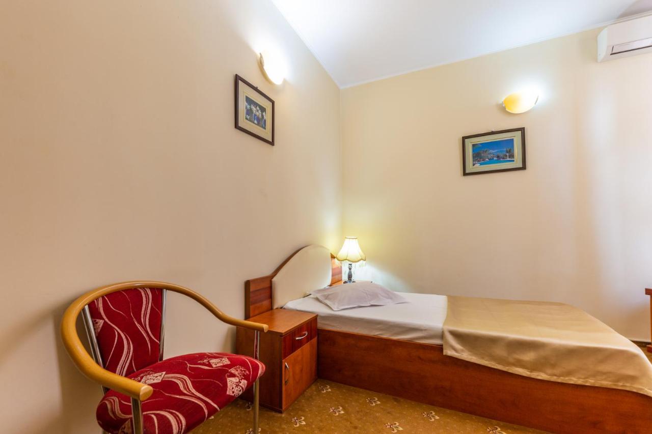 Hotel Amphitryon Bucharest