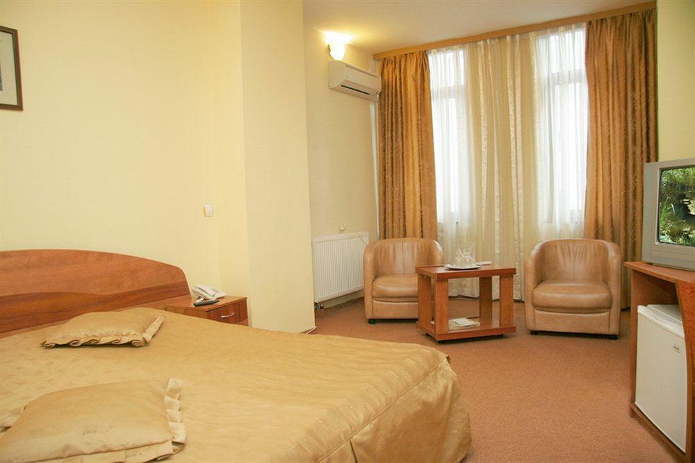 Amphitryon Bucharest