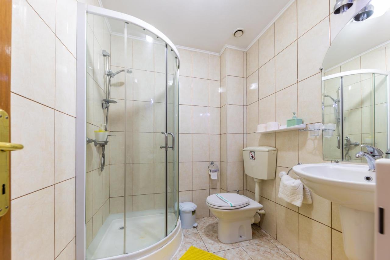 Amphitryon Hotel