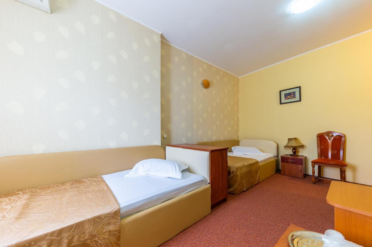 Hotel Amphitryon 3*
