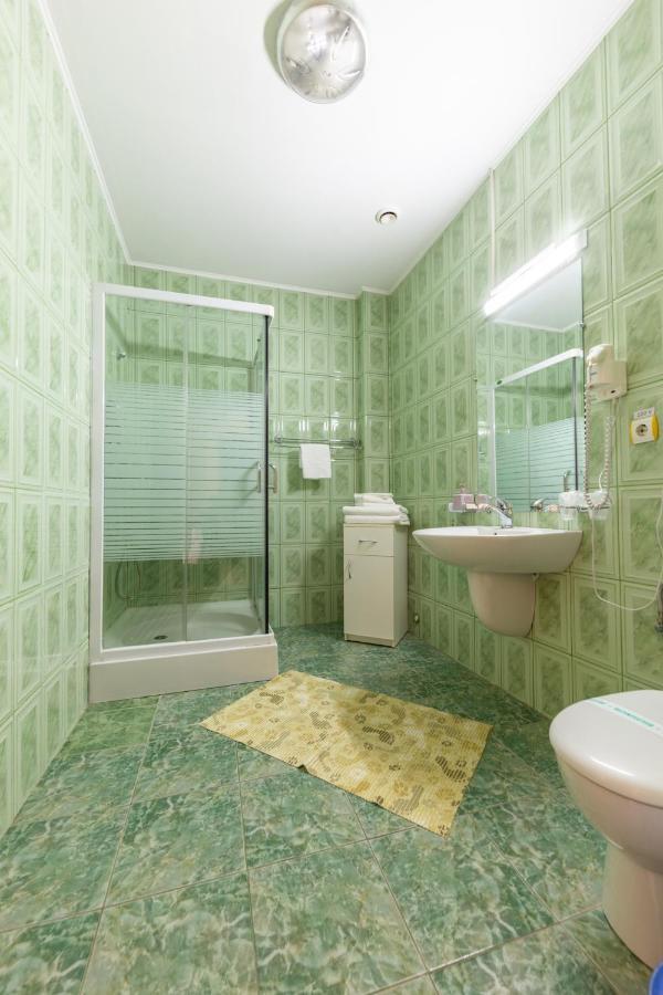 Amphitryon Hotel
