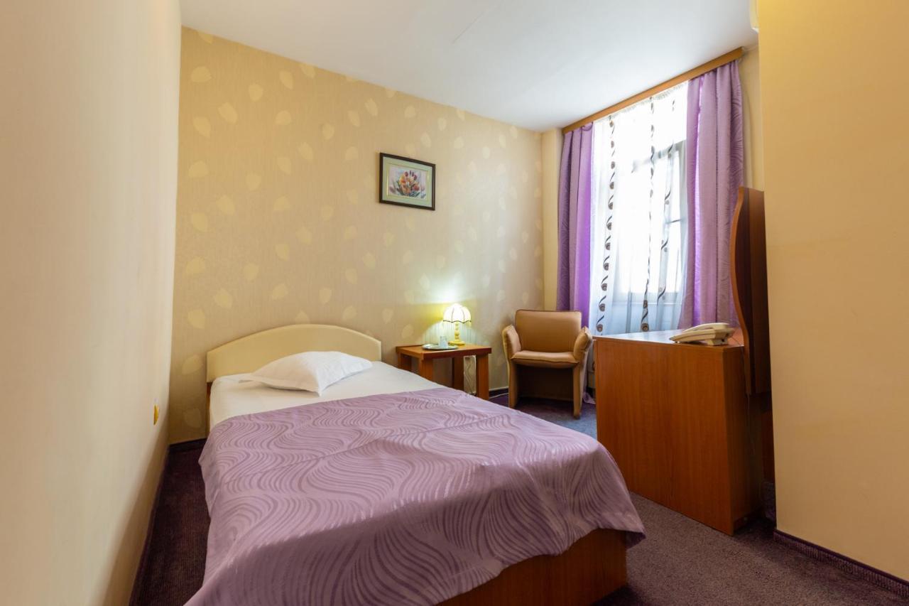 Amphitryon Hotel 3*