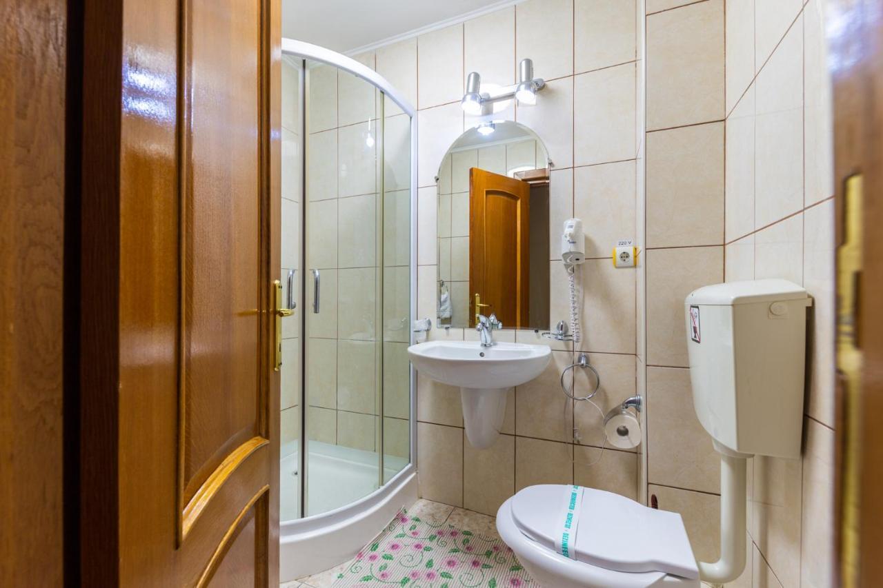 Amphitryon Hotel