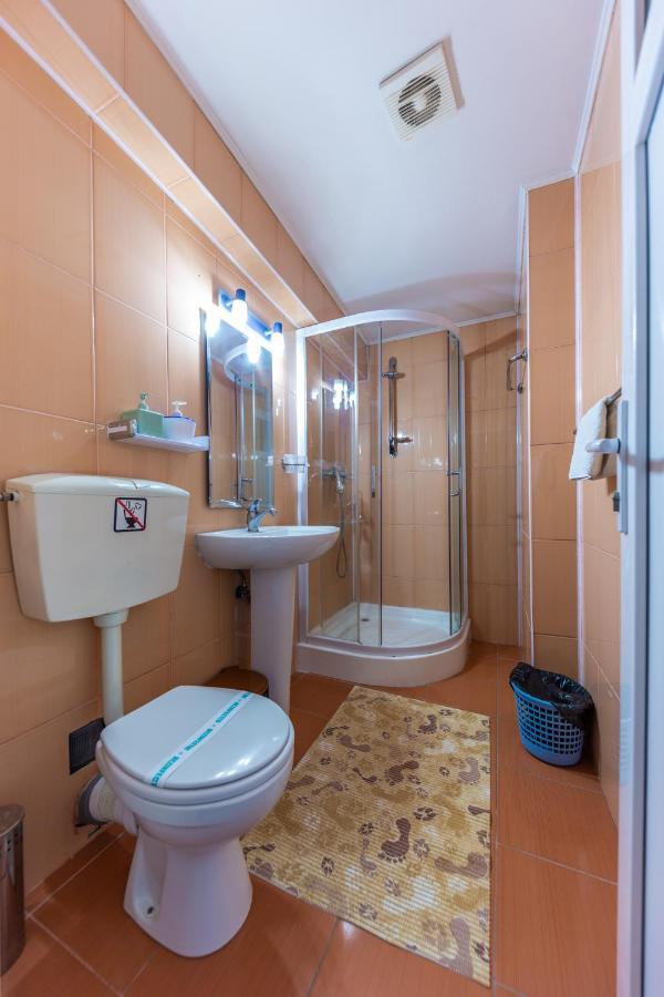 Amphitryon Hotel