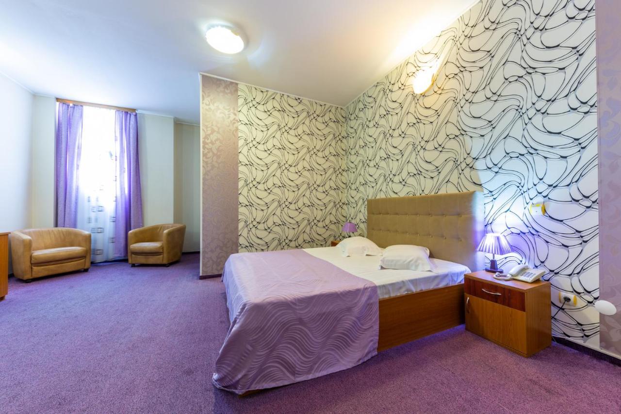 Hotel Amphitryon 3*